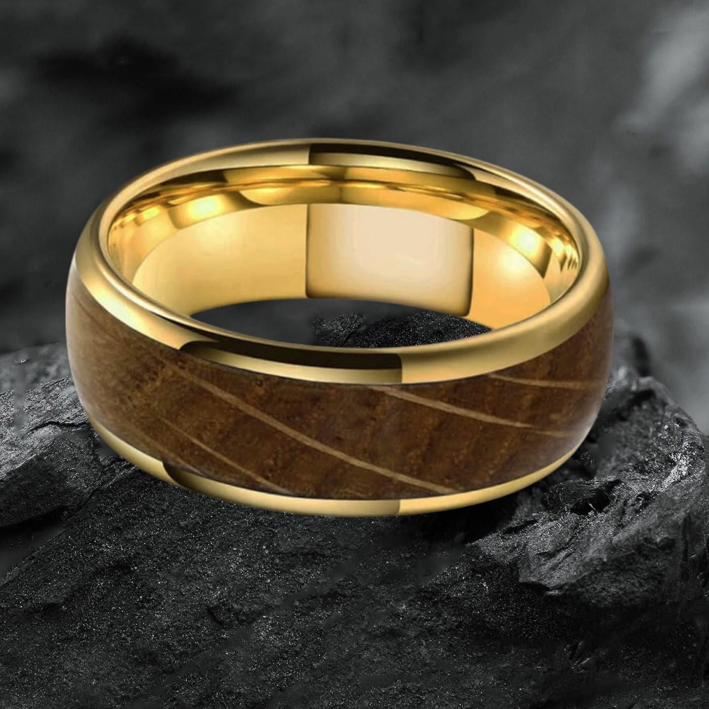 BAGUE EN BOIS – Bois de Chêne et Tungstène or – Image 2